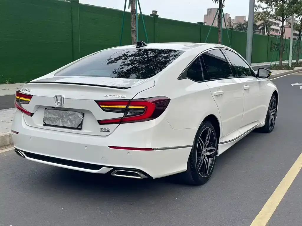 Honda Accord — фото 6