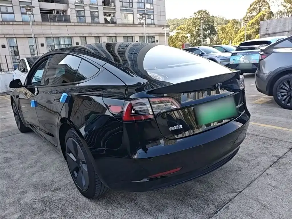 Tesla Model 3 — фото 2