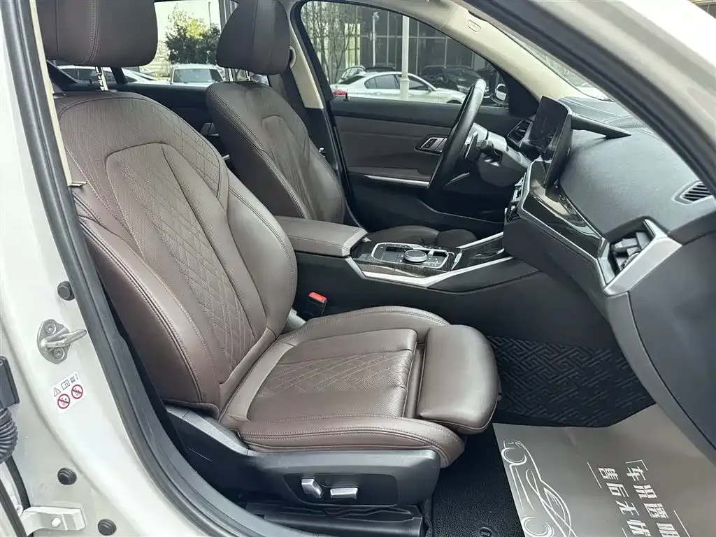 BMW 3 Series 2023 из CN, фото 9