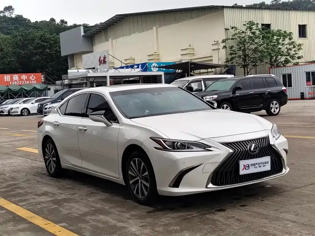 Lexus ES 2021 из CN, фото 9