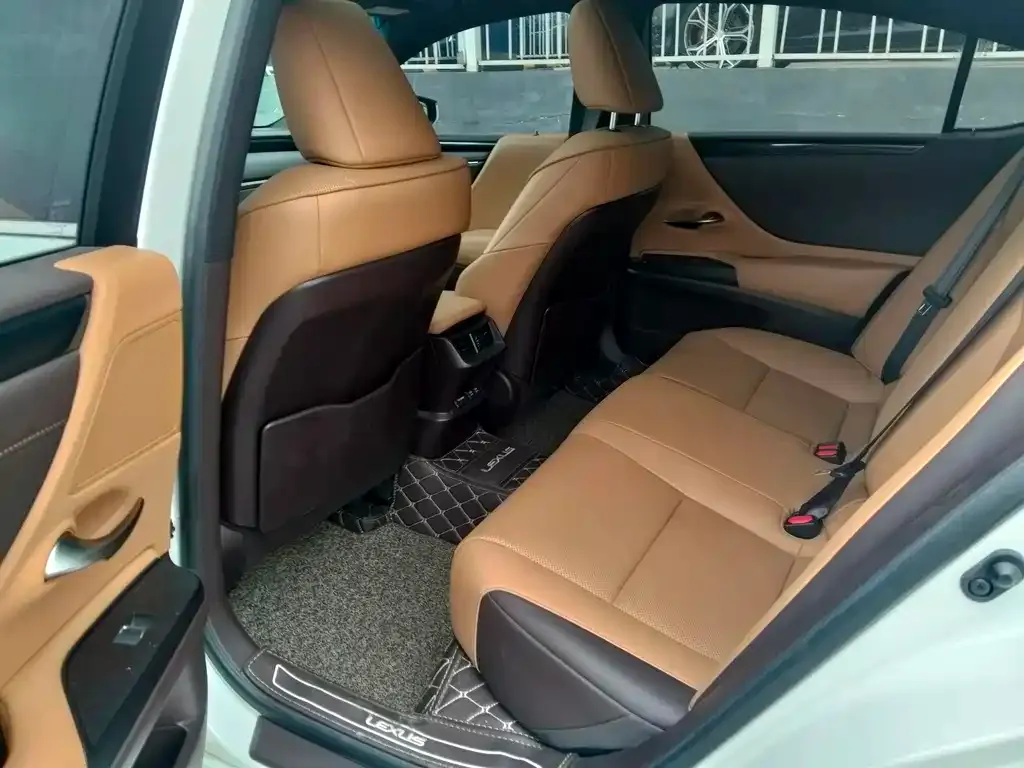 Lexus ES 2021 из CN, фото 7