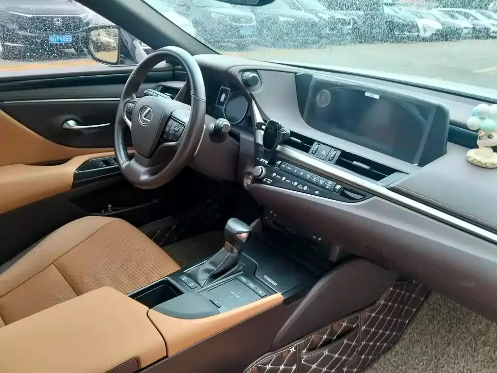 Lexus ES 2021 из CN, фото 2