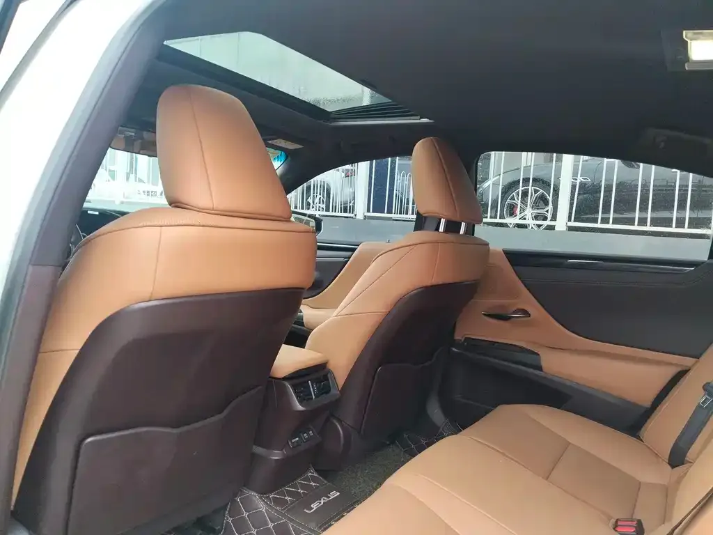 Lexus ES 2021 из CN, фото 8