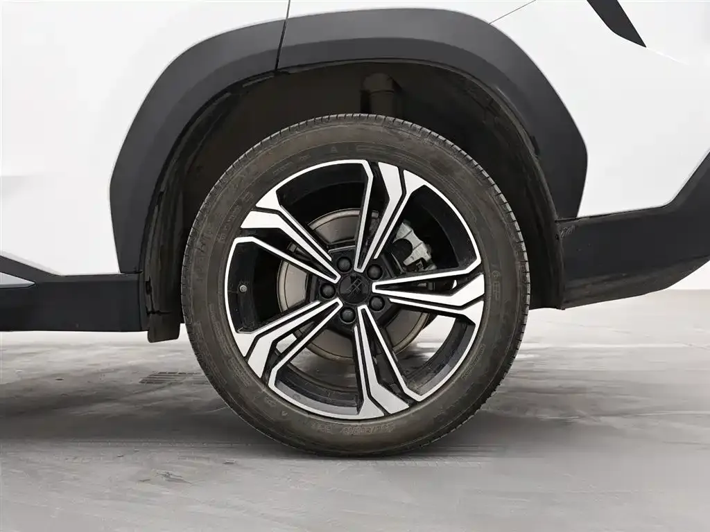 Geely Galaxy L7 — фото 10