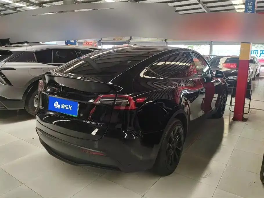 Tesla Model Y — фото 6