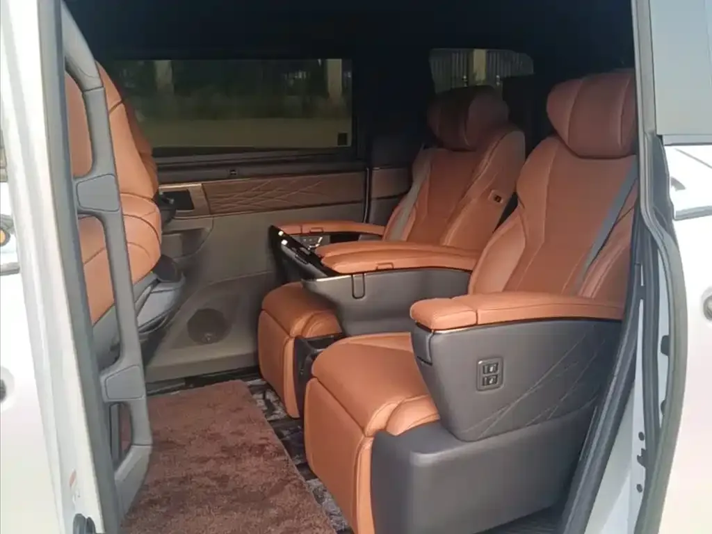 Toyota Vellfire — фото 4
