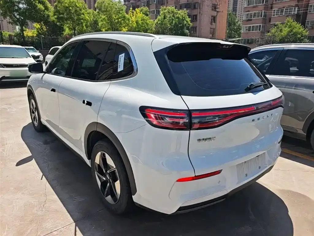 Geely Galaxy E5 — фото 10