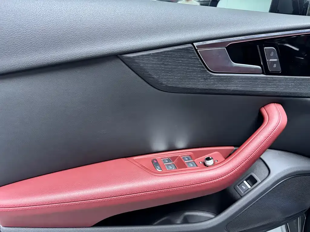 Audi A4L 2025 из CN, фото 8