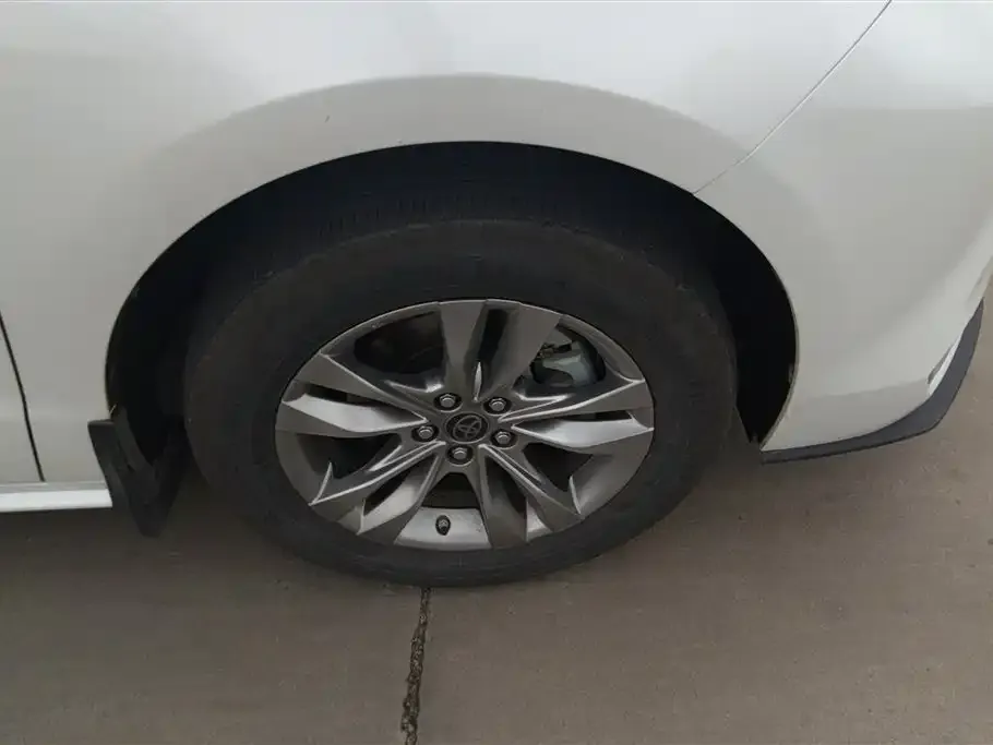 Toyota Sienna 2024 из CN, фото 3
