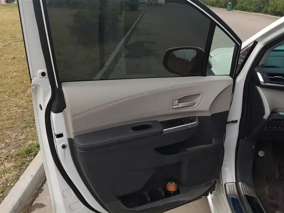 Toyota Sienna 2024 из CN, фото 9