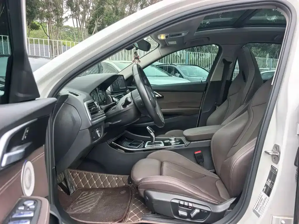 BMW 1 Series 2022 из CN, фото 2