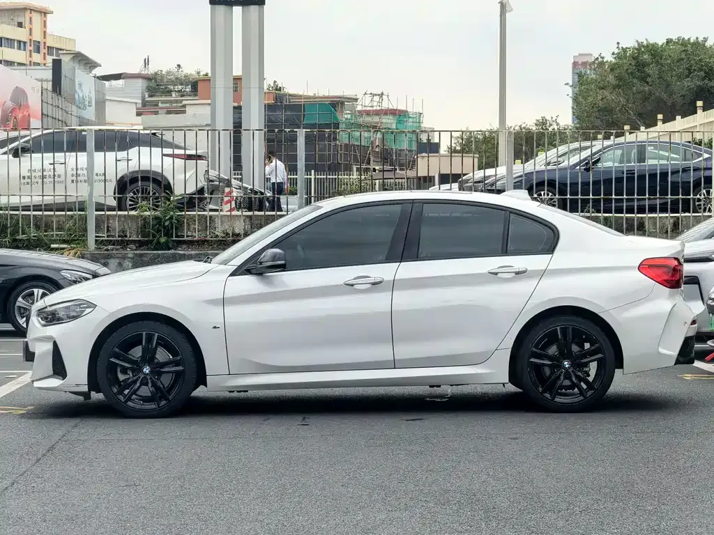 BMW 1 Series 2022 из CN, фото 3