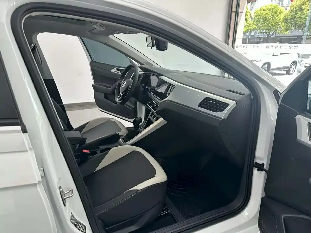 Volkswagen Polo 2023 из CN, фото 5