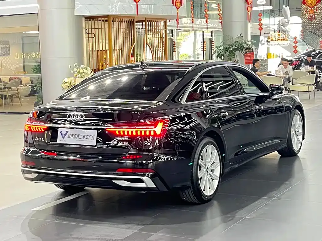 Audi A6L — фото 9