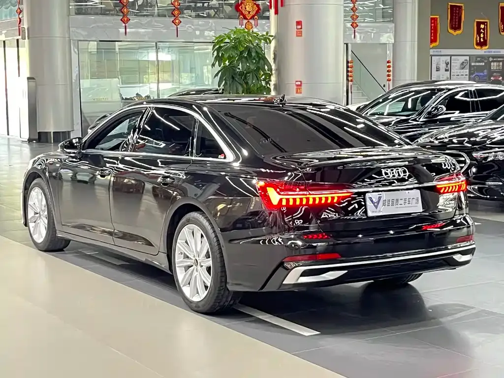 Audi A6L — фото 8
