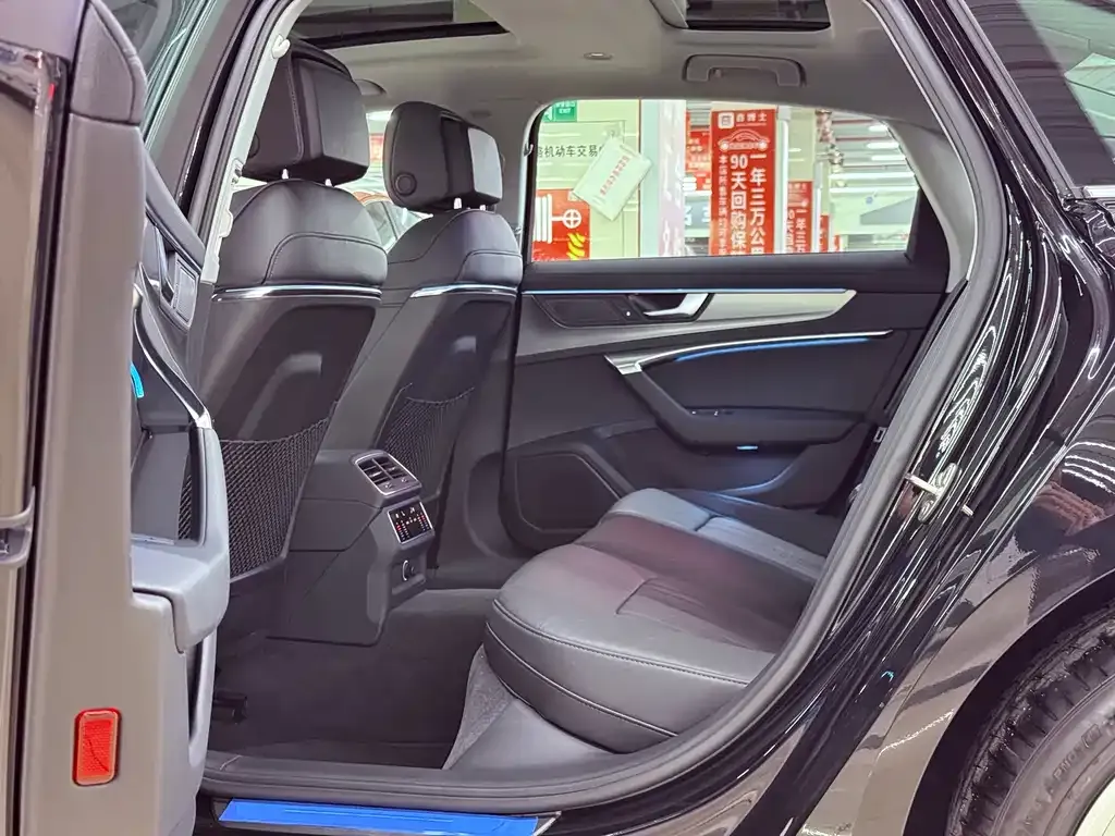 Audi A6L 2025 из CN, фото 2