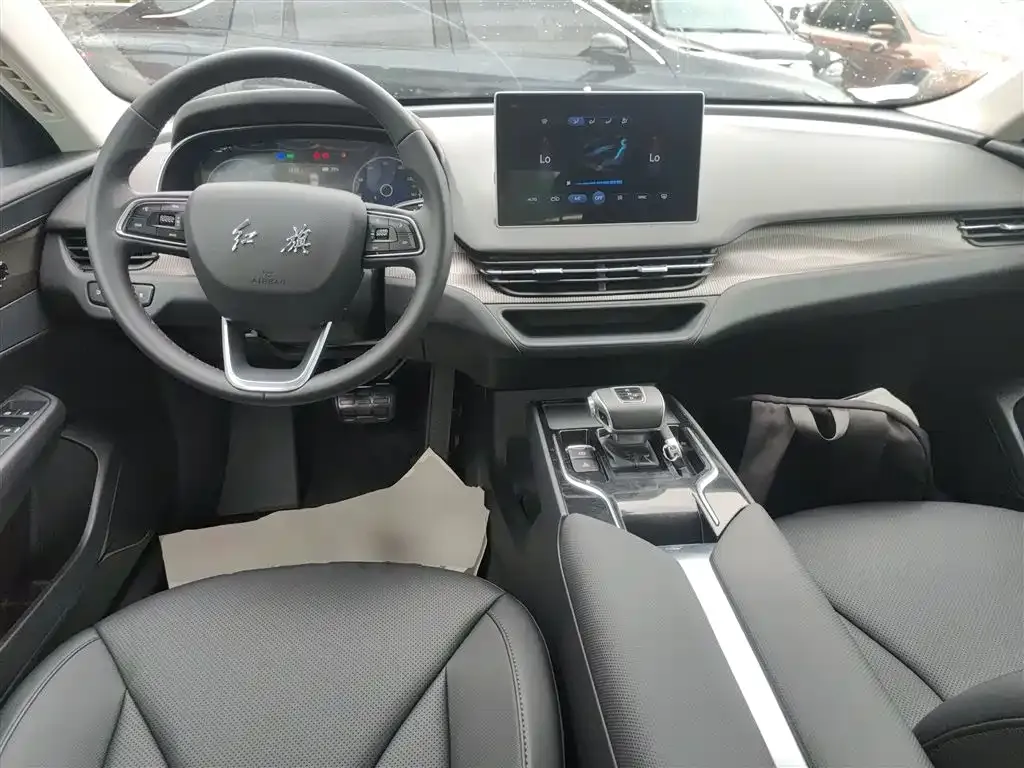 Hongqi E-QM5 — фото 8
