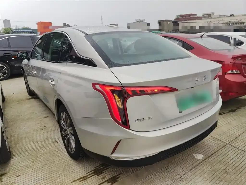 Hongqi E-QM5 — фото 10