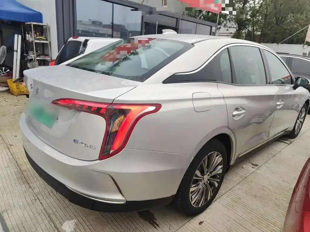 Hongqi E-QM5 — фото 5