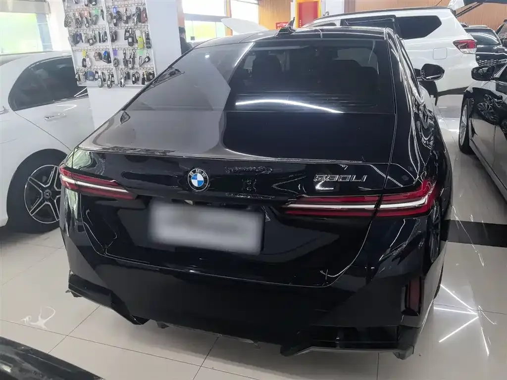 BMW 5 Series — фото 10
