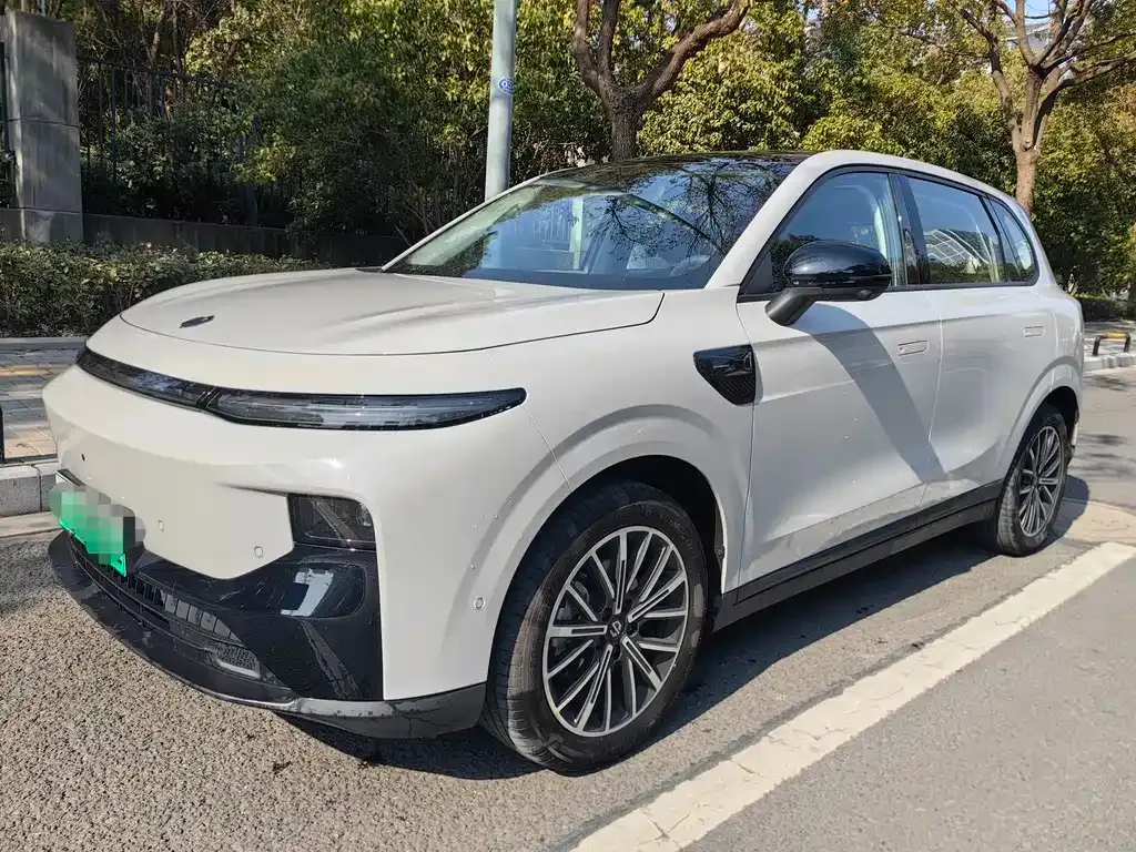 Leapmotor B10