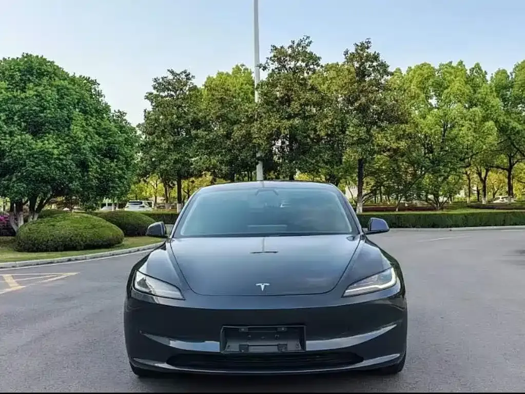 Tesla Model 3 — фото 5