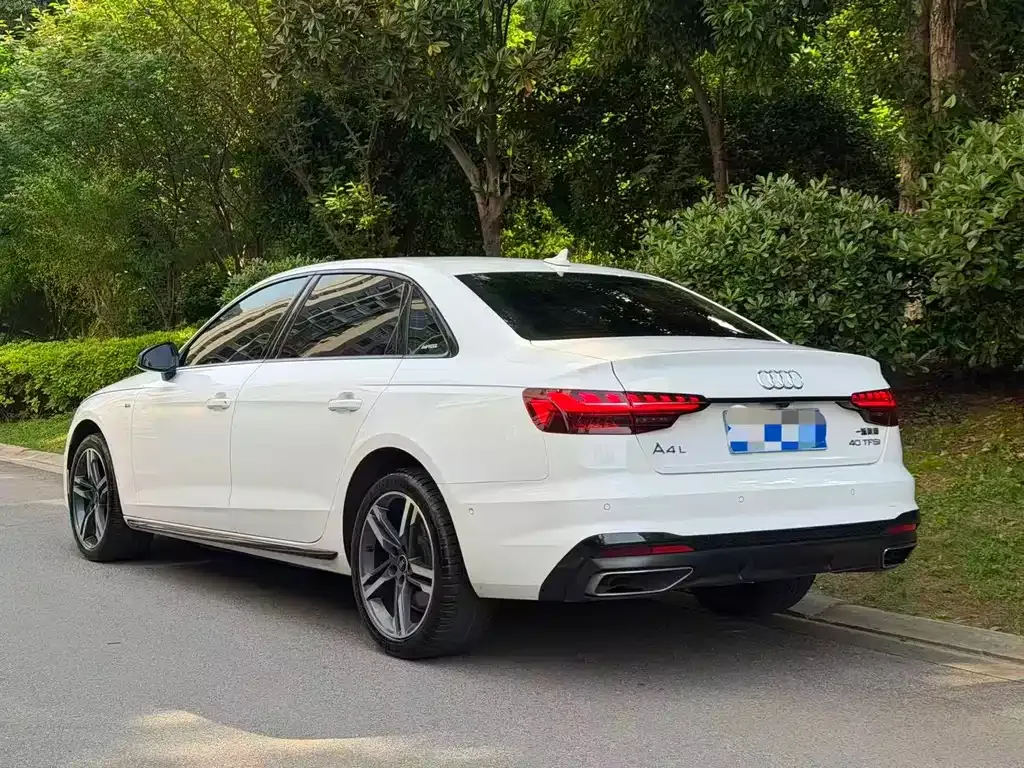 Audi A4L — фото 2