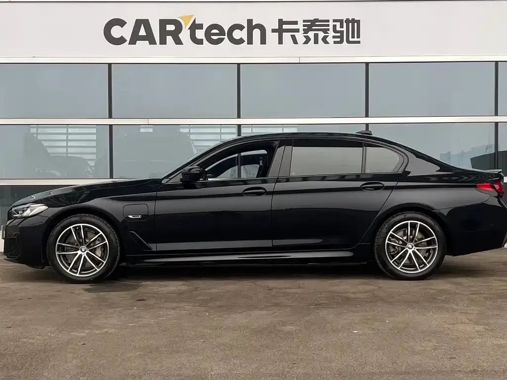 BMW 5 Series New Energy — фото 6