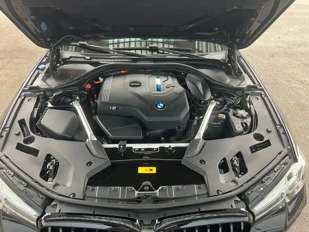 BMW 5 Series New Energy — фото 10