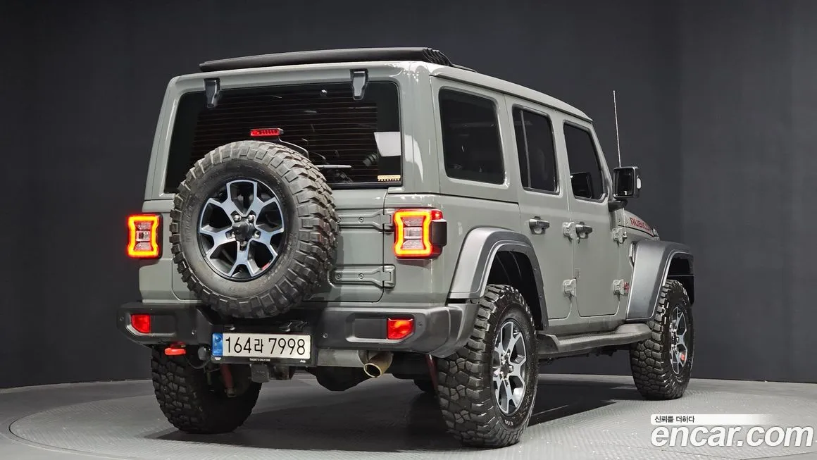 Jeep Wrangler — фото 7