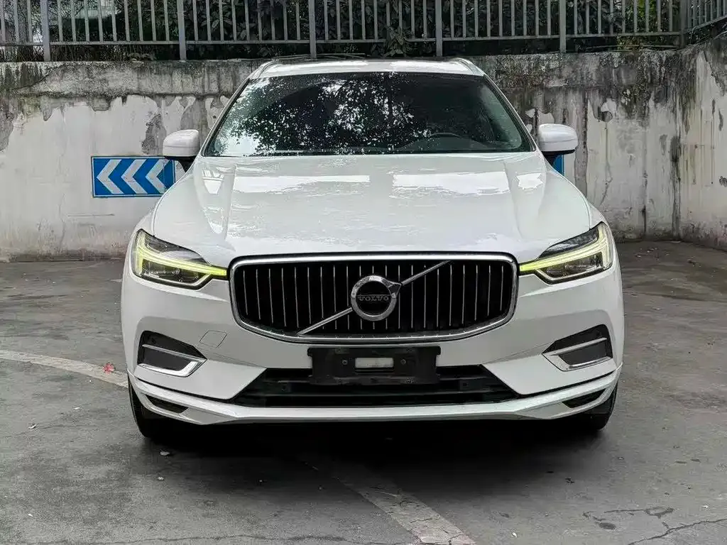 Volvo XC60 — фото 8
