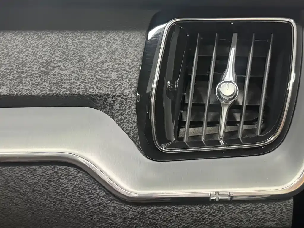 Volvo XC60 — фото 3