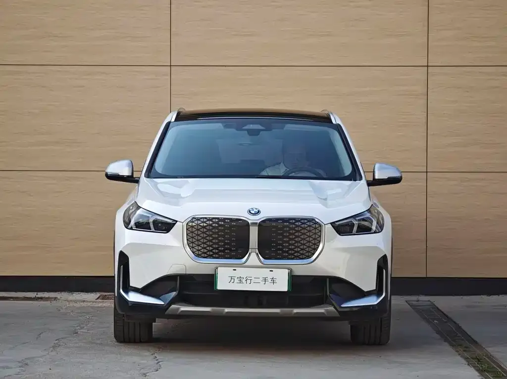 BMW iX1 2024 из CN, фото 8