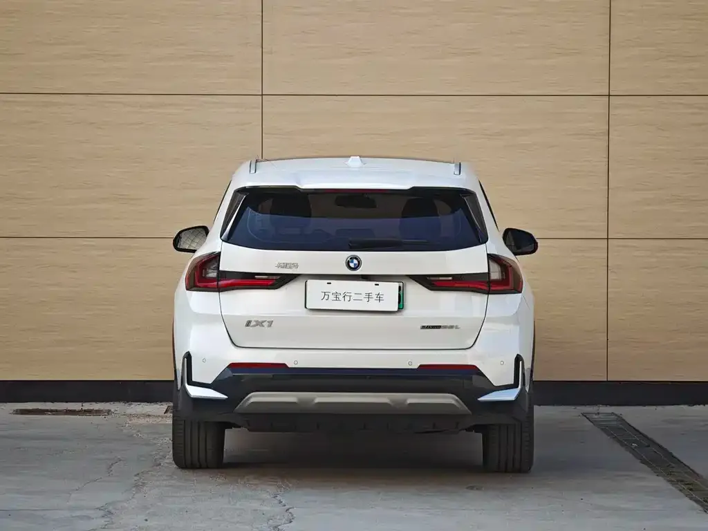 BMW iX1 2024 из CN, фото 3