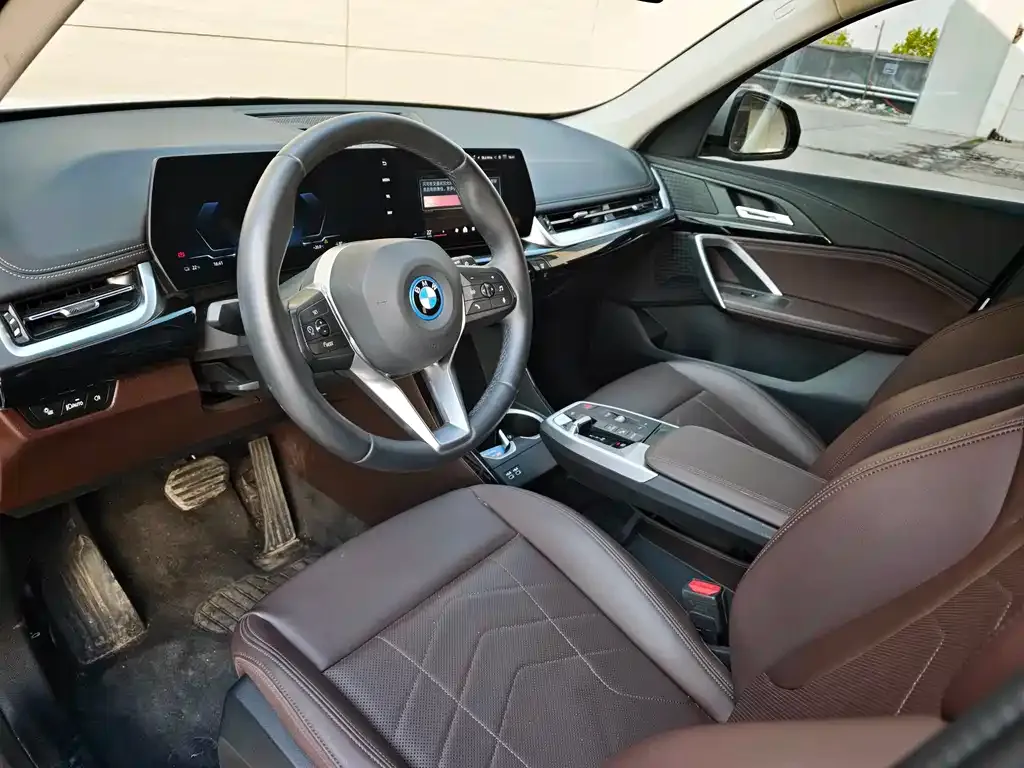 BMW iX1 2024 из CN, фото 6