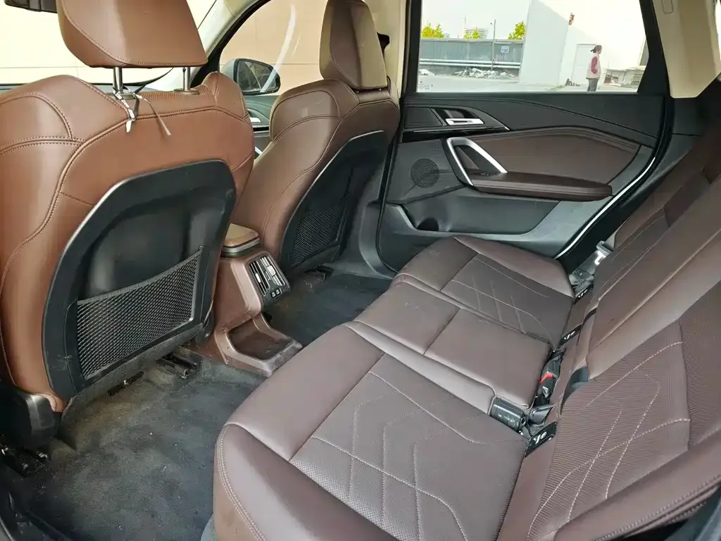 BMW iX1 2024 из CN, фото 7