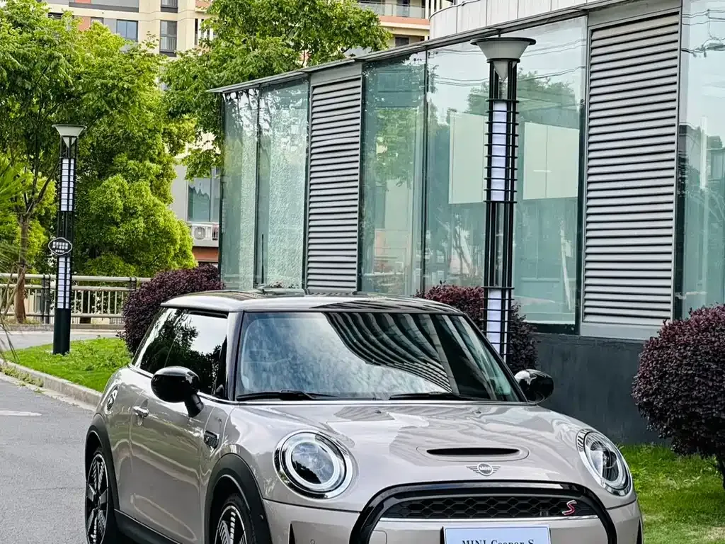 MINI Cooper (3-door) — фото 1