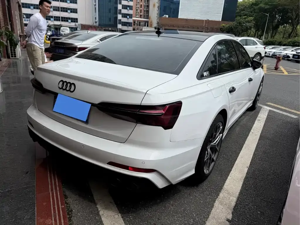Audi A6L 2023 из CN, фото 4
