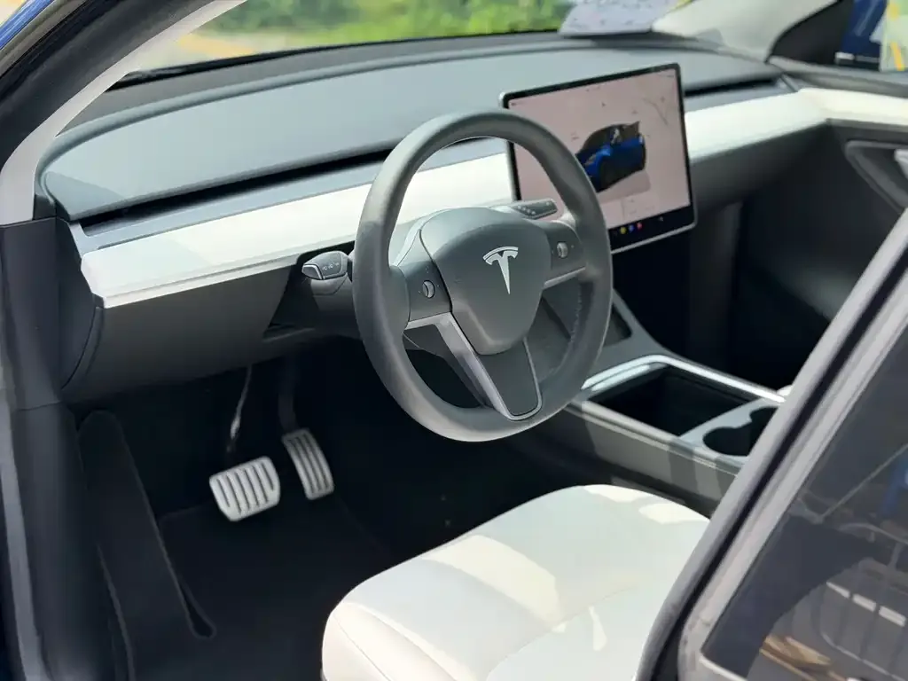 Tesla Model Y 2023 из CN, фото 3