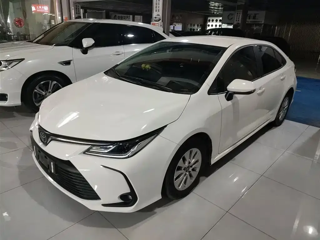 Toyota Corolla — фото 8