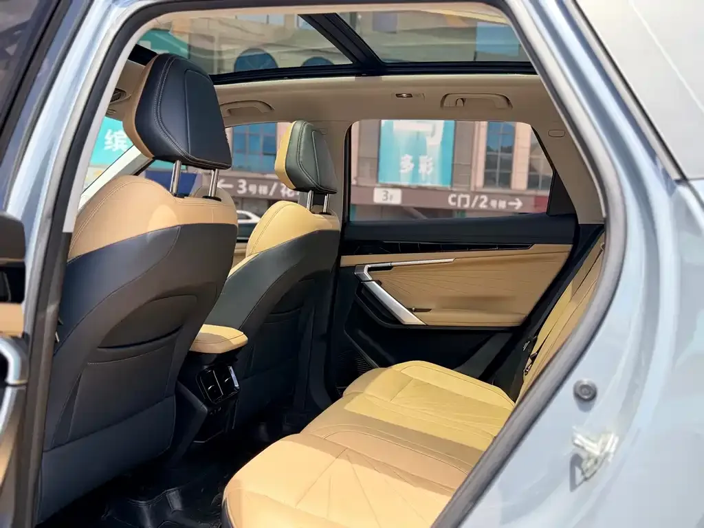 Geely Boyue L 2023 из CN, фото 3