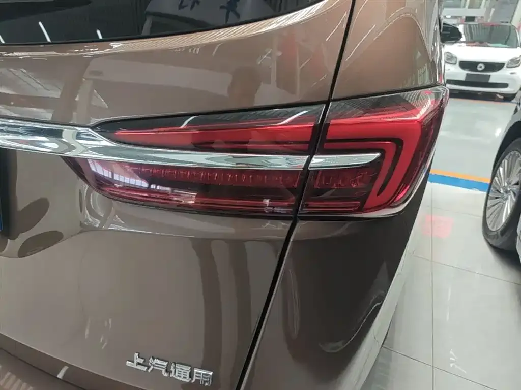 Buick GL8 2021 из CN, фото 3