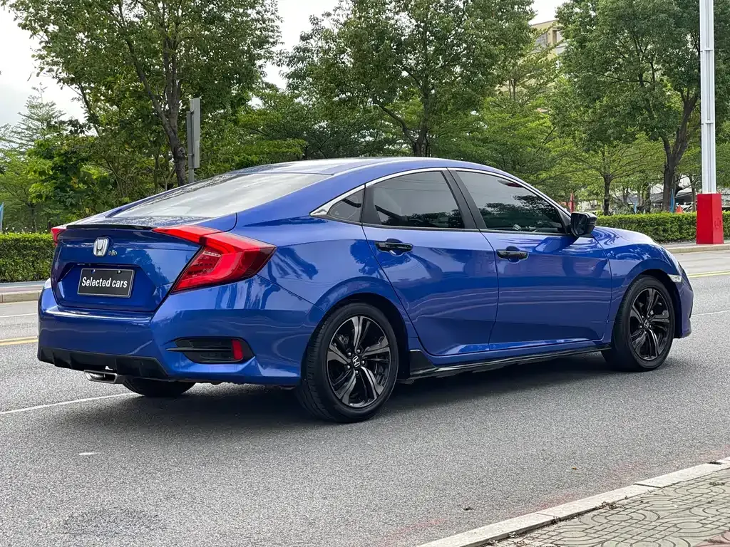 Honda Civic — фото 10