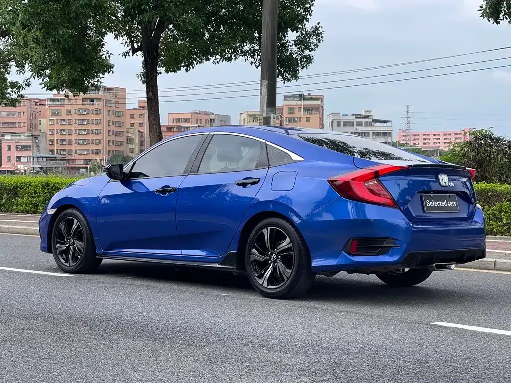 Honda Civic — фото 8
