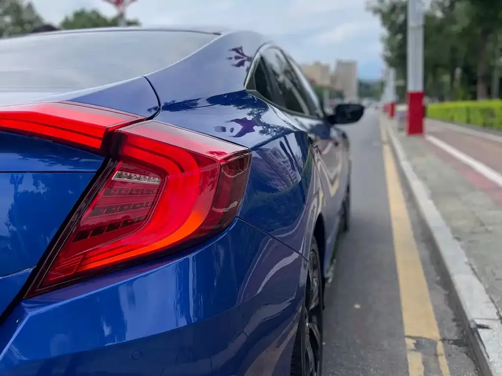 Honda Civic — фото 6