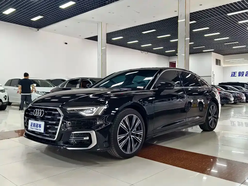 Audi A6L — фото 1