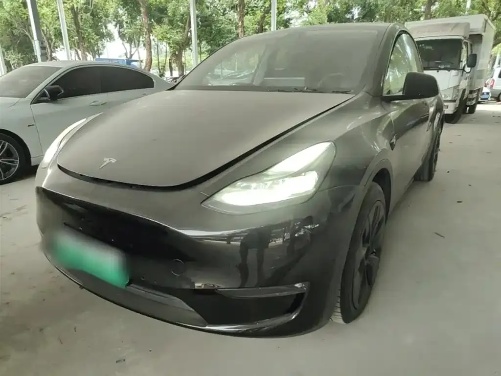 Tesla Model Y — фото 8