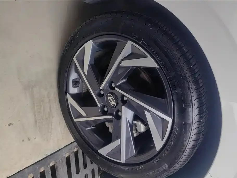 Hyundai Elantra — фото 10