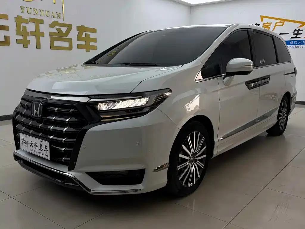 Honda Elysion 2022 из CN, фото 1