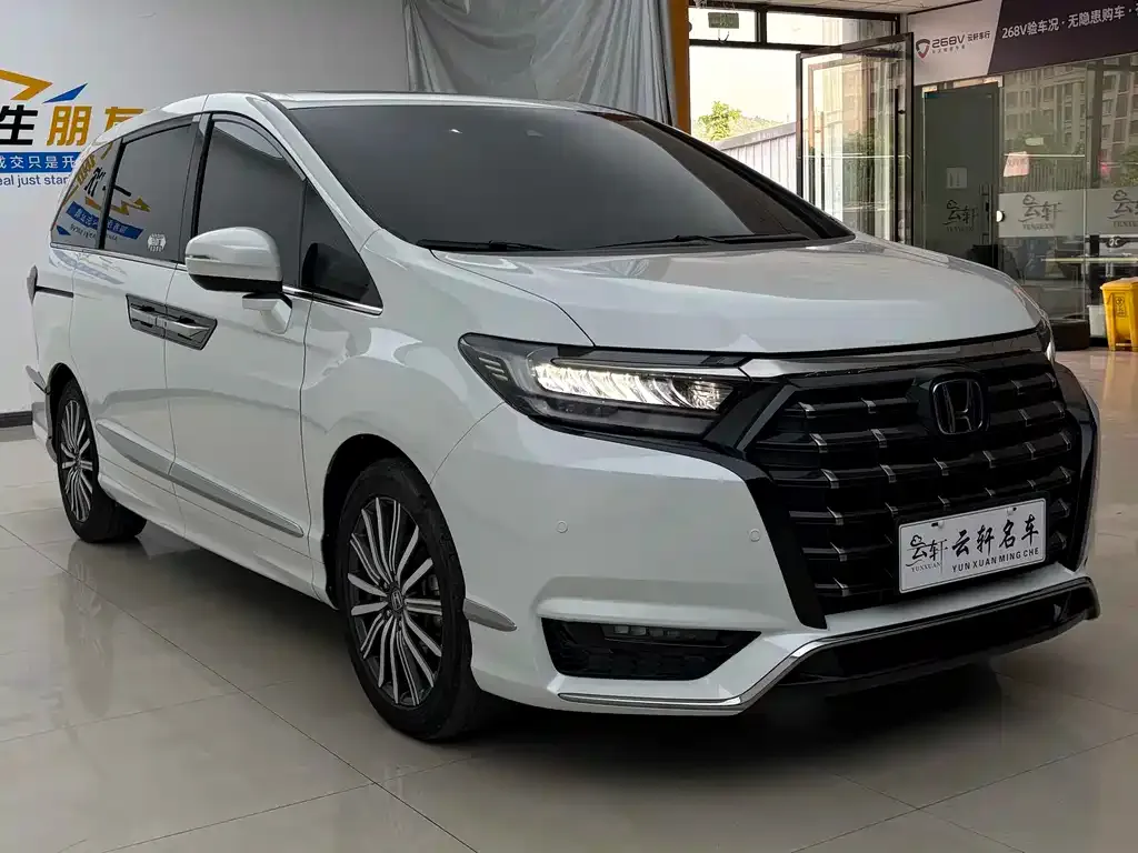 Honda Elysion 2022 из CN, фото 7